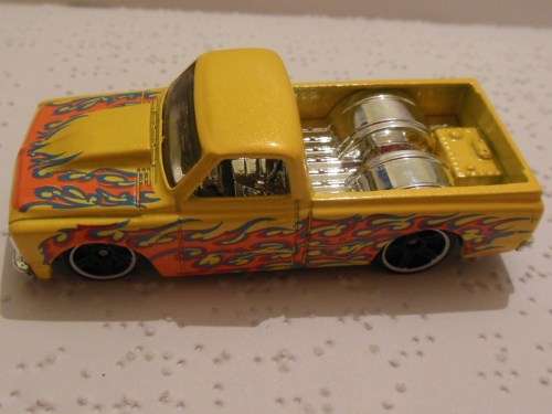 HOT WHEELS CHEVY C10