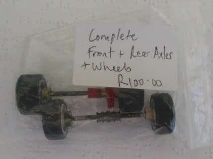 SLOTCAR FRONT AND REAR AXLES WITH RIMS AND TYRES