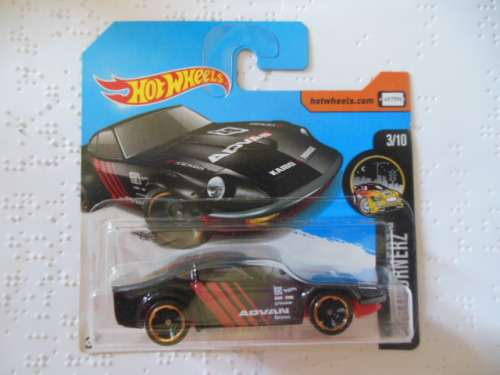 HOT WHEELS DATSUN