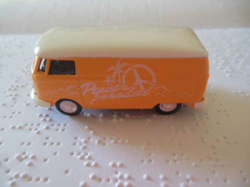 GREENLIGHT 1/64 SCALE VOLKSWAGEN T1 PANELVAN