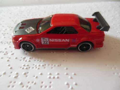 HOT WHEELS NISSAN SKYLINE GTR-32