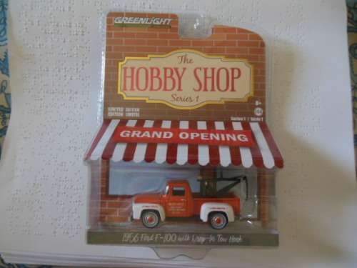 GREENLIGHT HOBBY SHOP 1956 FORD F-100 TOW TRUCK
