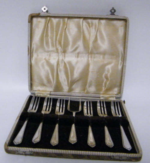 EPNS (England) - Vintage Set of Cake Forks complete with Snack Fork