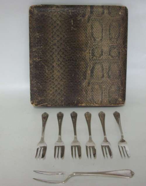 Vintage Complete set of Silver Plated Cake forks and snack fork in original retro box