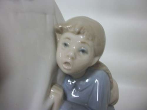 Lladro - #4874 - Genuine Lladro, 2 children in nightshirts with candle - 21cm tall - damage free!