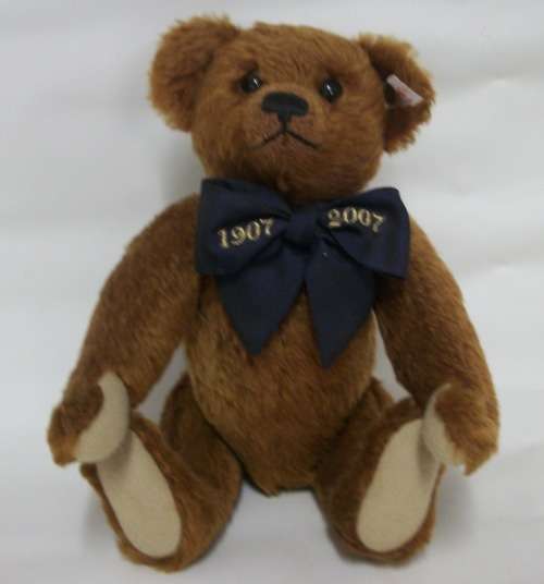 Genuine Steiff Million Hugs Bear - Limited Edition - no 1093 of 3000 produced - Stands 28cm tall