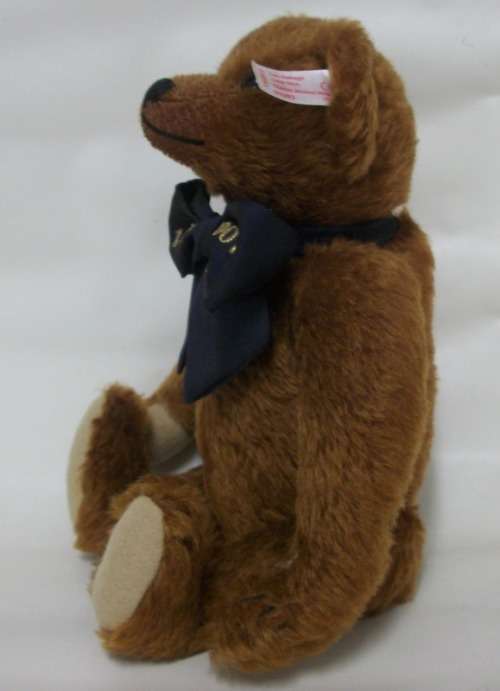 Genuine Steiff Million Hugs Bear - Limited Edition - no 1093 of 3000 produced - Stands 28cm tall