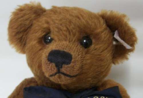 Genuine Steiff Million Hugs Bear - Limited Edition - no 1093 of 3000 produced - Stands 28cm tall