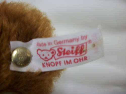 Genuine Steiff Million Hugs Bear - Limited Edition - no 1093 of 3000 produced - Stands 28cm tall