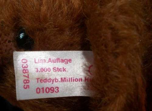 Genuine Steiff Million Hugs Bear - Limited Edition - no 1093 of 3000 produced - Stands 28cm tall