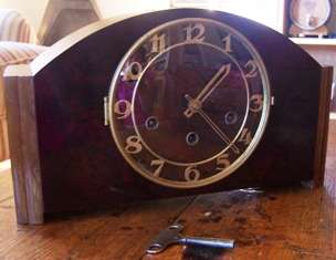 Wooden Mantel Clock (Mechanical) with Westminster Chime 100% - Incredible R1 N/R!!!