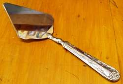 FREE to 100th Bidder!!!!!!!! - Ornate Plated Cake Lifter