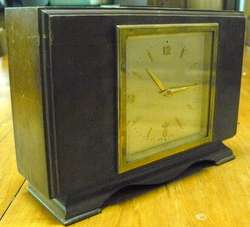 Elliot - Mantel Clock in Wooden Casing (Mechanical)  -  Lovely! R1 N/R!!!