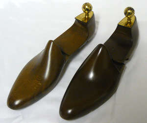 Zilli - 2 Wooden Shoe Stretches