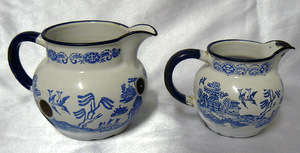 Enamel Ware - Genuine Vintage, Willow pattern jugs, 1 liter & 0.5 liter - RARE! Low Start!!!