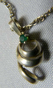 Sterling Silver Chain (55cm) with Sterling Silver Pendant with Emerald - Beautiful! Crazy R1 N/R!!!