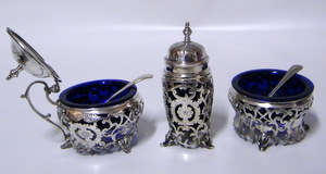 Hallmarked Silver Condiment Set (Birmingham 1898/9, 139.5g) compl. with blue glass liners!! (No 2)