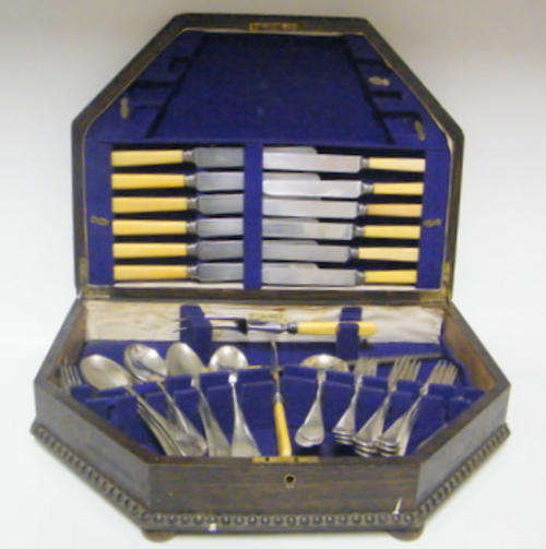 Vintage Bone Handle Cutlery Set in Stunning Vintage Wooden Canteen - Collectible!!!