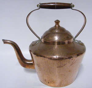 Beautiful Copper Kettle with wooden handle - Made in Italy
