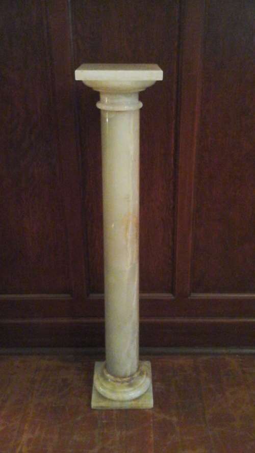IMPOSING MARBLE PILLAR 1040mm HIGH