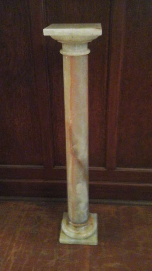 IMPOSING MARBLE PILLAR 1040mm HIGH