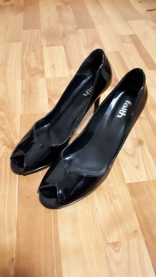 Faith Size 8 Peeptoe Heels