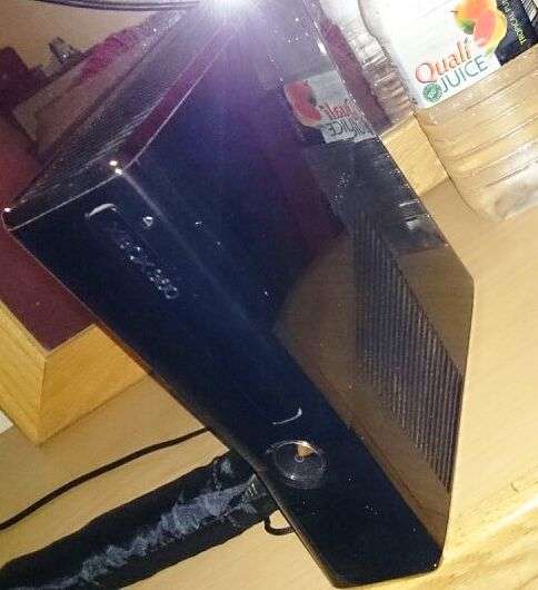 250gb Slim Elite (black) Xbox 1 x controller and 15 games