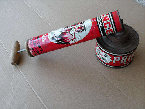 VINTAGE 'PRINCE' INSECT SPRAY (FREE POSTAGE)
