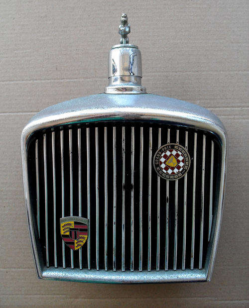 VINTAGE JAGUAR CHROME AND BAKELITE DECANTER (FREE POSTAGE)