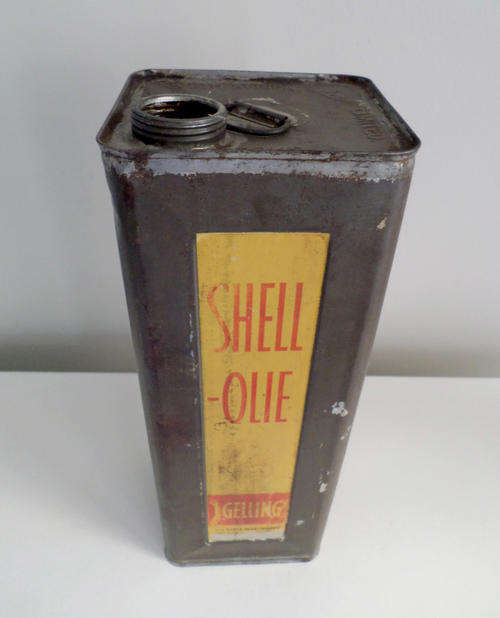 VINTAGE 1 GALLON SHELL OIL TIN OR CAN  (BP-CALTEX-MOBIL-OIL- PEGASUS-CASTROL-TEXACO-GREASE