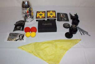 Criss Angel Mindfreak Platinum Magic Kit Over 250 Mindfreak Tricks Includes DVD and Manual