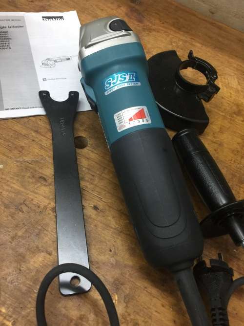 Makita grinder GA 5040c 1400 watt 125m  Brand brand new in original box