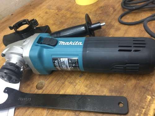 Makita grinder GA 5040c 1400 watt 125m  Brand brand new in original box