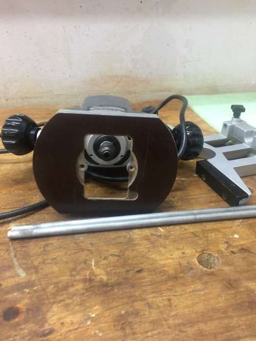 Elu 1/4 shank router in good condition