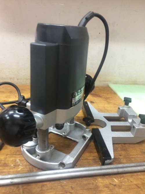 Elu 1/4 shank router in good condition