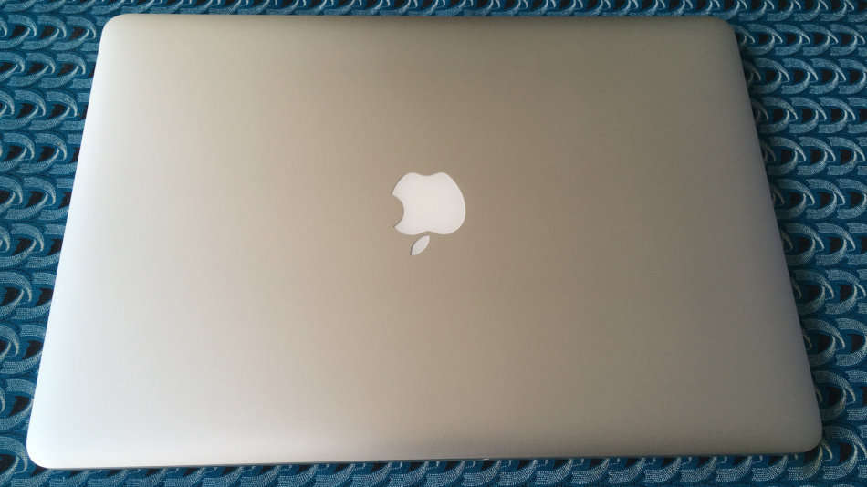 Apple MacBook Pro (15-inch, ME294LL/A) - [Quad-Core i7, 16GB RAM, 512GB SSD, GeForce GT 750M]