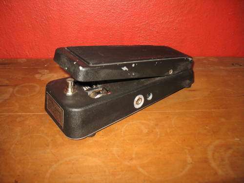 Dunlop original Crybaby wah pedal + Fender adapter