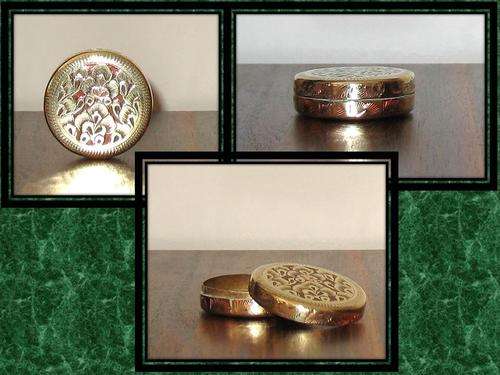 ANTIQUE*UNIQUE* RARE INDIAN BRASS PILL BOX** EXCELLENT CONDITION!!