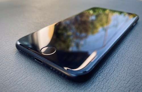 iPhone 7 ~ 32GB Plus Free Arm Band