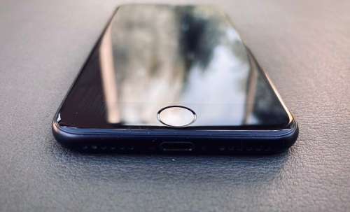 iPhone 7 ~ 32GB Plus Free Arm Band