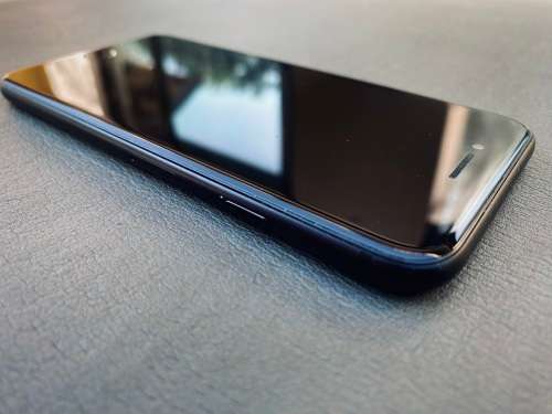 iPhone 7 ~ 32GB Plus Free Arm Band