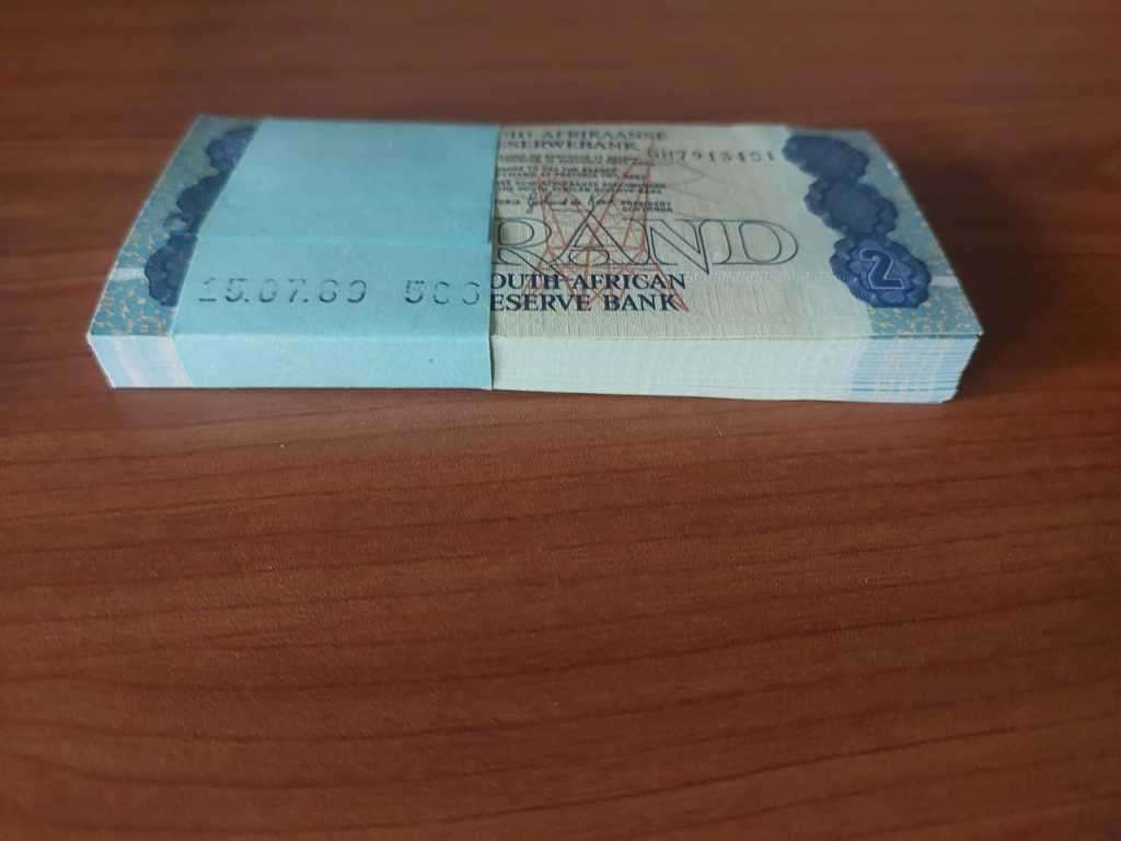 100 x R2 Gerhard de Kock bank notes in sequence