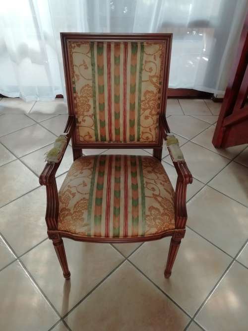 8-SEATER PHILIPPINE MAHOGANY DINING ROOM SUITE