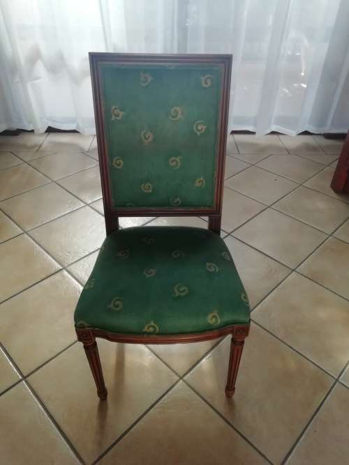 8-SEATER PHILIPPINE MAHOGANY DINING ROOM SUITE