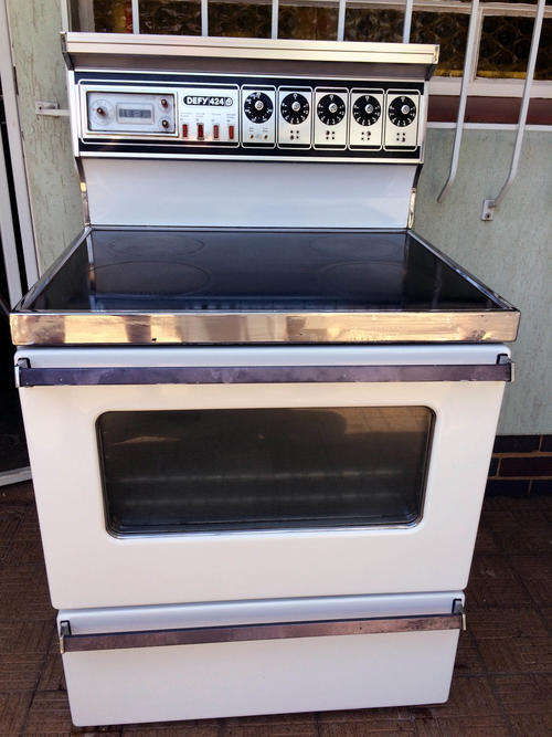 ### DEFY 424 Oven & Stove Combo. (Great and Good Old Defy) ###