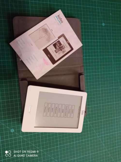 KOBO E-reader with cover - Including books of your choice