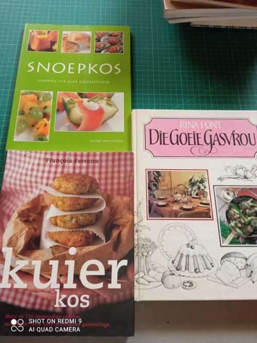COLLECTION OF AFRIKAANS COOK BOOKS