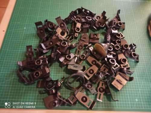 LOT OF GPS MOUNTS