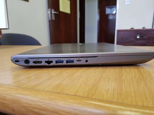 SAMSUNG 7 Chronos 15.6 Ultrabook / Windows 10 / Microsoft Office 365