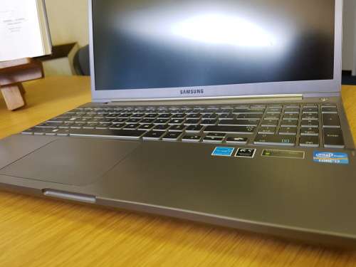 SAMSUNG 7 Chronos 15.6 Ultrabook / Windows 10 / Microsoft Office 365